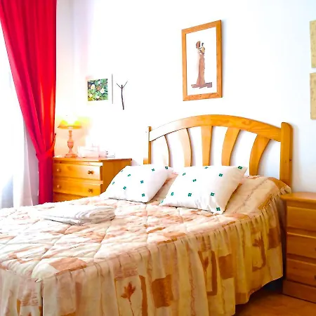 Apartamento Bella Antonia 1 شقة *